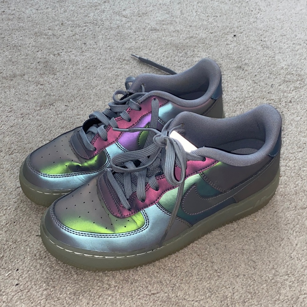 Size 7 Nike sneakers